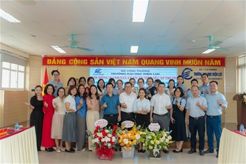BUỔI LỄ BẢO VỆ LUẬN ÁN TIẾN SĨ CẤP TRƯỜNG - NCS TRẦN XUÂN GIAO